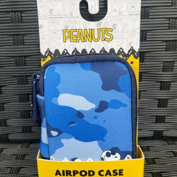PEANUTS Airpod Case,Peanuts Camouflage AirPod Case,snoopy AirPod case. - Picture 2 of 11